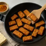 Tempeh in padella o al forno: come renderlo più gustoso senza aggiungere grassi inutili